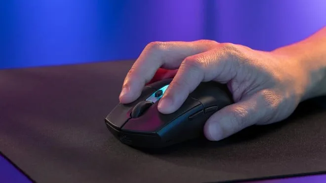 Logitech G305 X SUPERLIGHT chega ao Brasil com sensor HERO 44K e foco em custo-benefício
