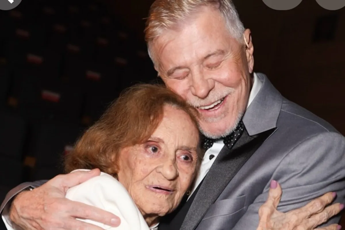 Miguel Falabella se despede de Laura Cardoso, que morreu aos 98 anos