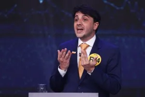 Renan Santos pede a apoiadores em SC que virem votos