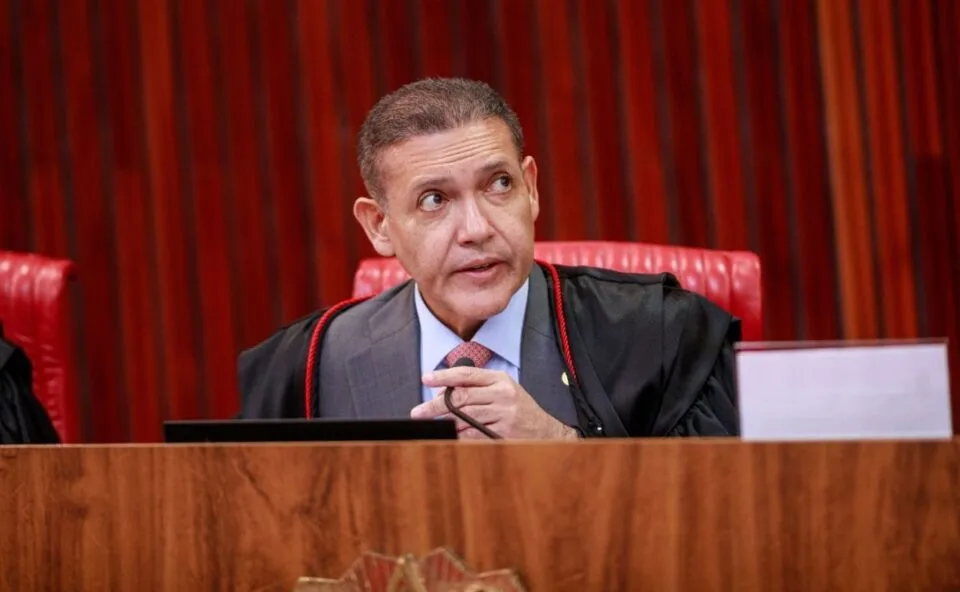 Presidente do TSE, Nunes Marques quer mudar metodologia das pesquisas eleitorais