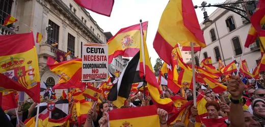 Ceuta: Zehntausende demonstrieren gegen Regierung von Pedro Sánchez