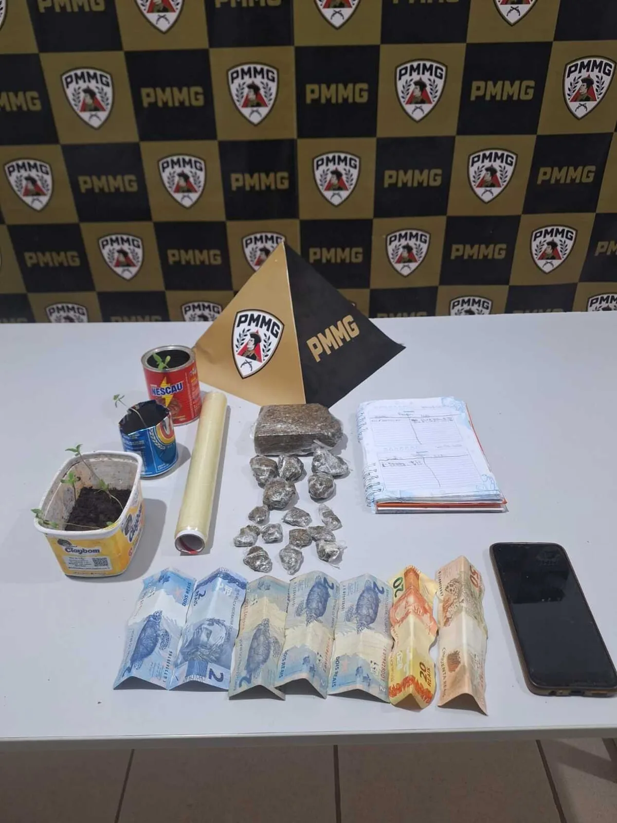 Homens são presos após anúncio de venda de drogas nas redes sociais em Buritizeiro