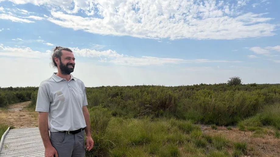 Vos vacances ICI en Poitou : au cœur de la zone humide de la réserve du Pinail, des mares par milliers