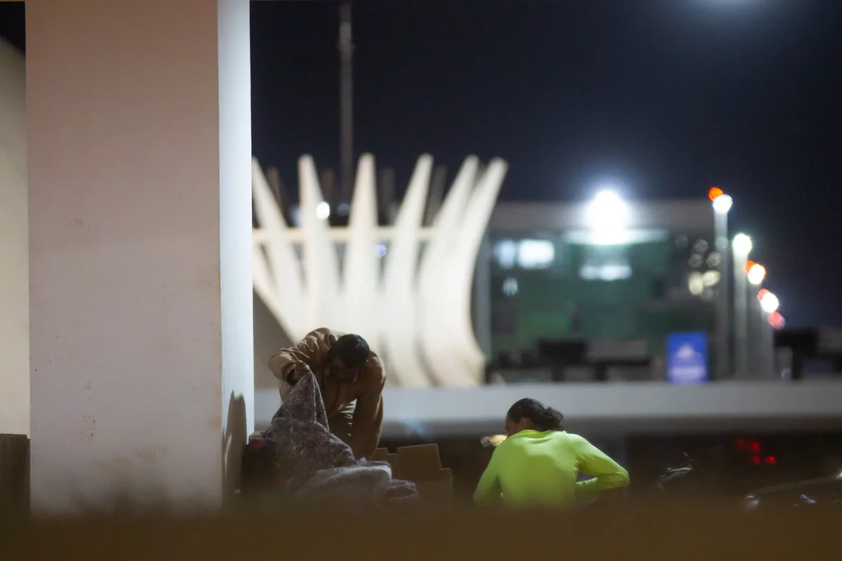 Traficantes usavam moradores de rua para movimentar drogas no DF