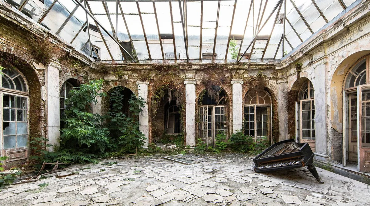 Lost Places: Wo die Natur die Reste der Zivilisation frisst