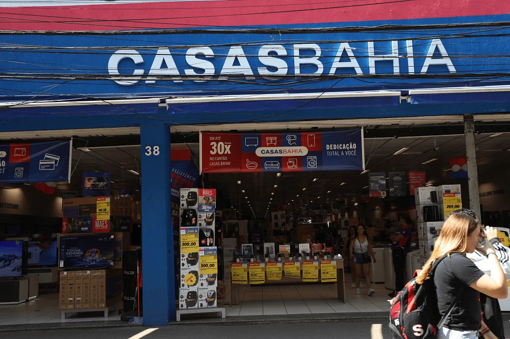 Justiça pode multar Casas Bahia em R$ 100 mil por dia se dados de demissões forem apagados