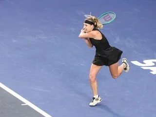 Tennis. Tout juste naturalisée française, Anna Blinkova se qualifie pour les demi-finales à Sao Paulo