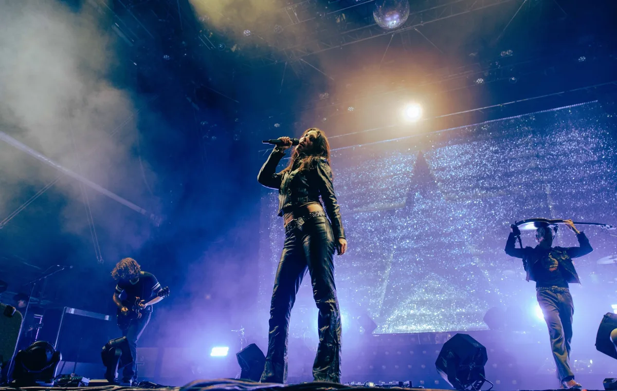 Watch Wolf Alice bring out Anna Calvi and Dove Ellis for ‘Sunday Light’ and ‘Fade Into You’ at Green Man 2026