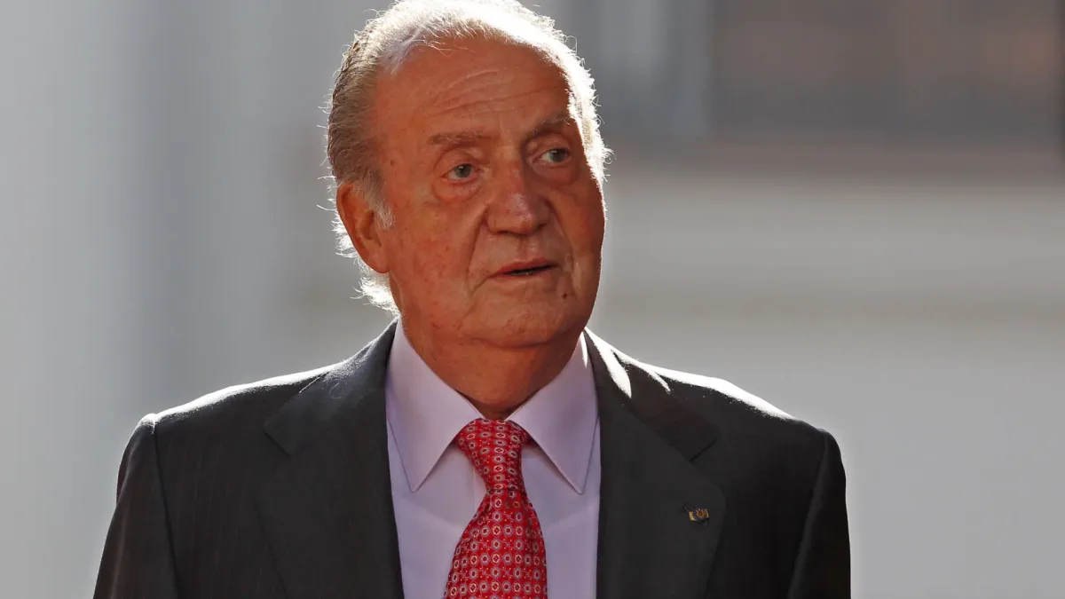 El rey Juan Carlos I acude al funeral de su íntimo amigo Josep Cusí
