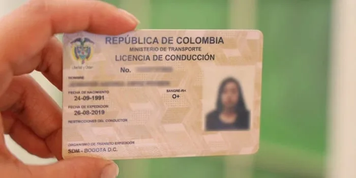 Habrá cambios en el examen obligatorio para obtener la licencia de conducción en Colombia: en qué consisten