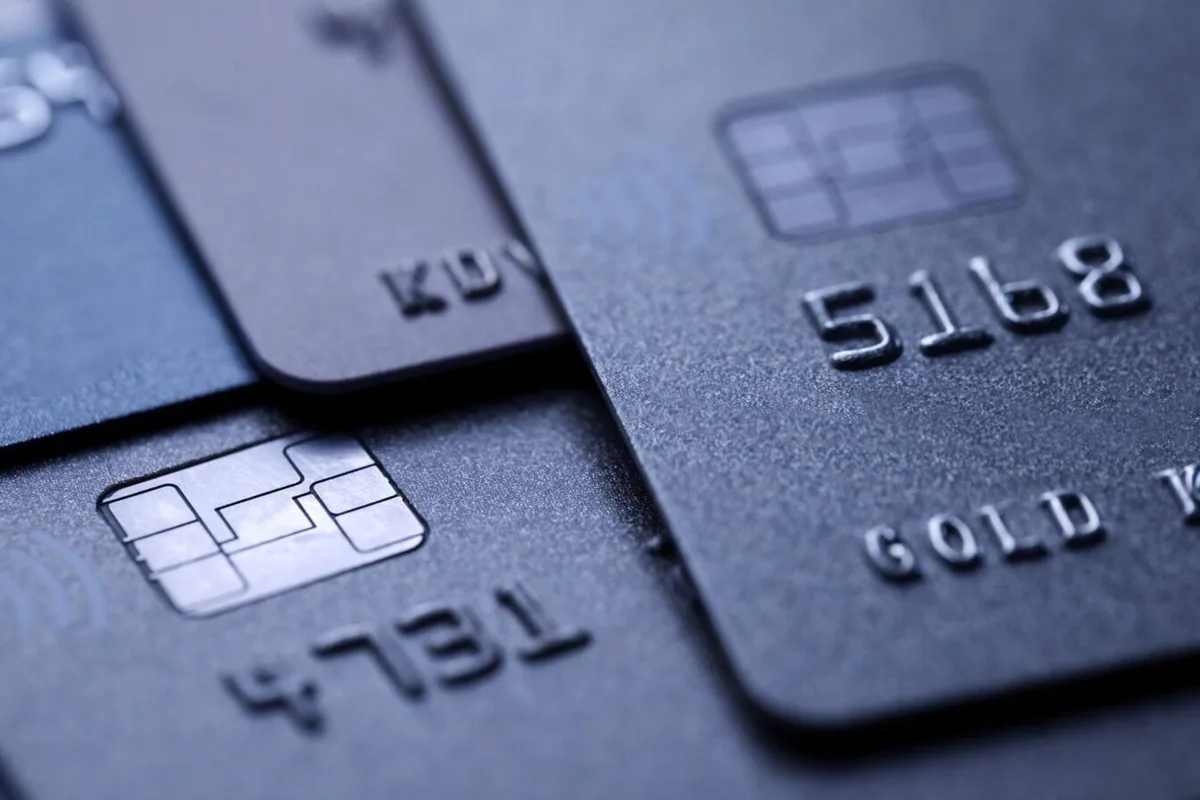 Attention, votre carte bancaire expirée peut encore servir à payer sans contact