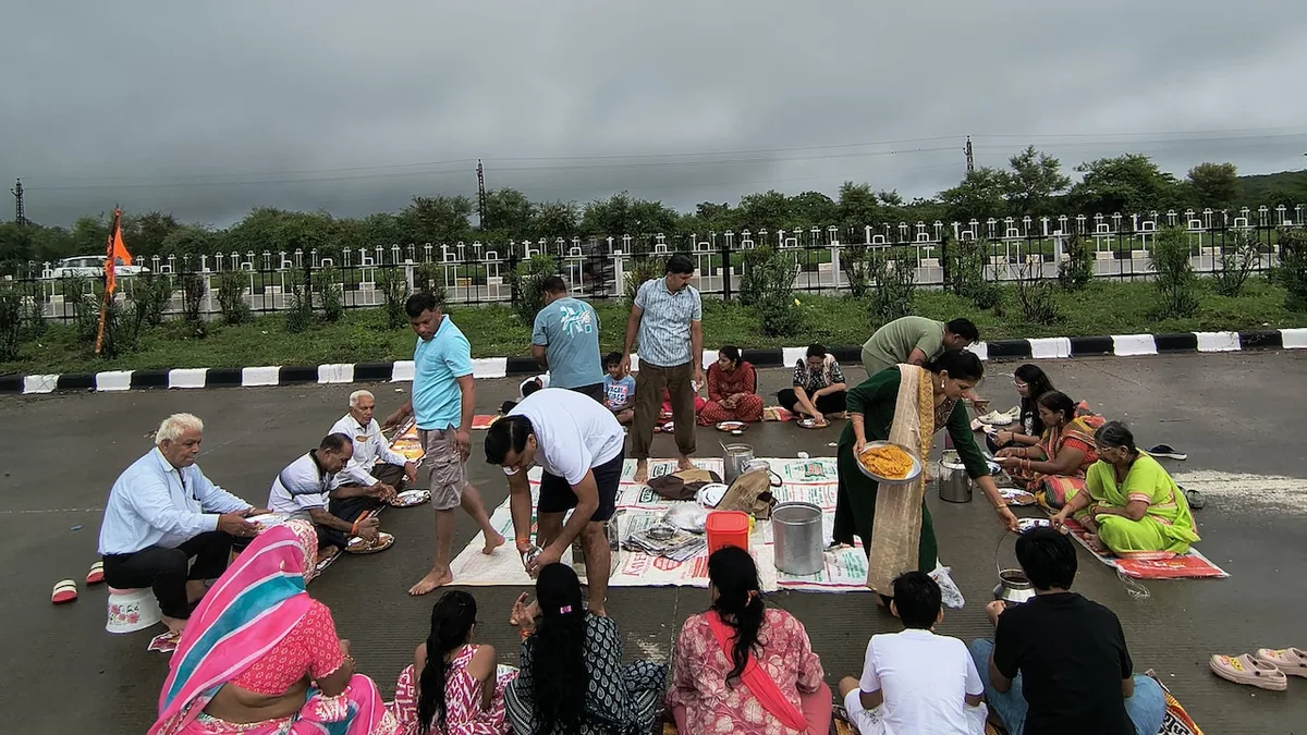 Viral Video Of Family Meal On Rajasthan Highway Misrepresented. Here's Reality