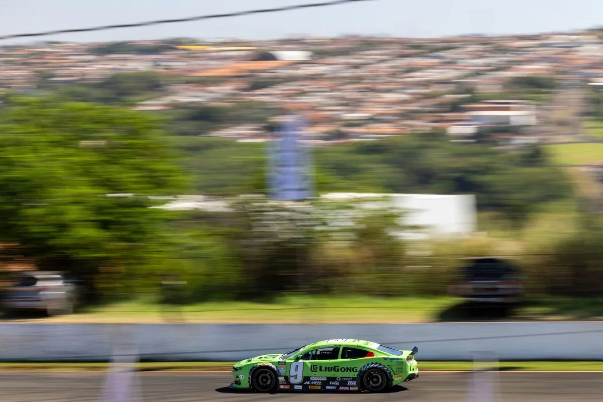 NASCAR Brasil: Gama celebra terceiro lugar em Londrina após disputa com Camilo, Bueno e Casagrande