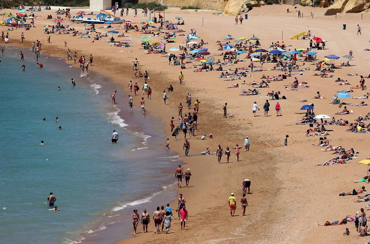 Mulher morre em hotel de Albufeira. GNR já deteve suspeito