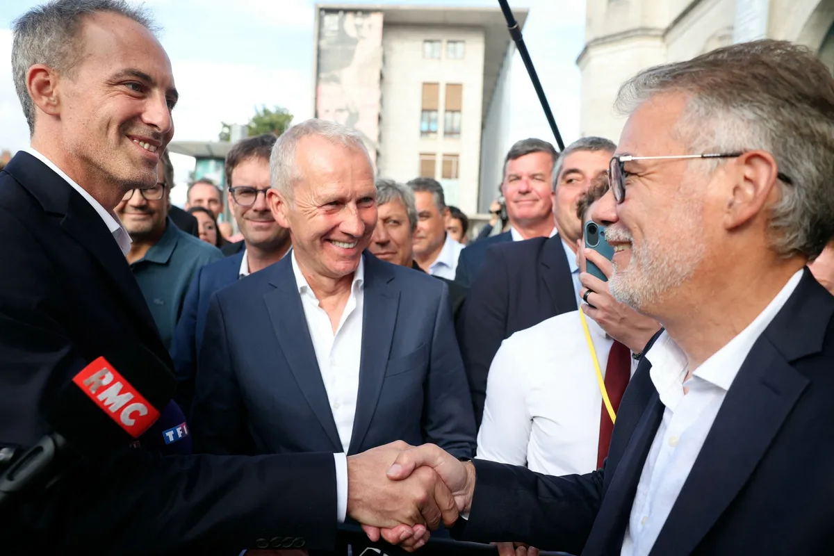 Présidentielle 2027 : À Blois, la rivalité Faure-Glucksmann prend corps avant la primaire