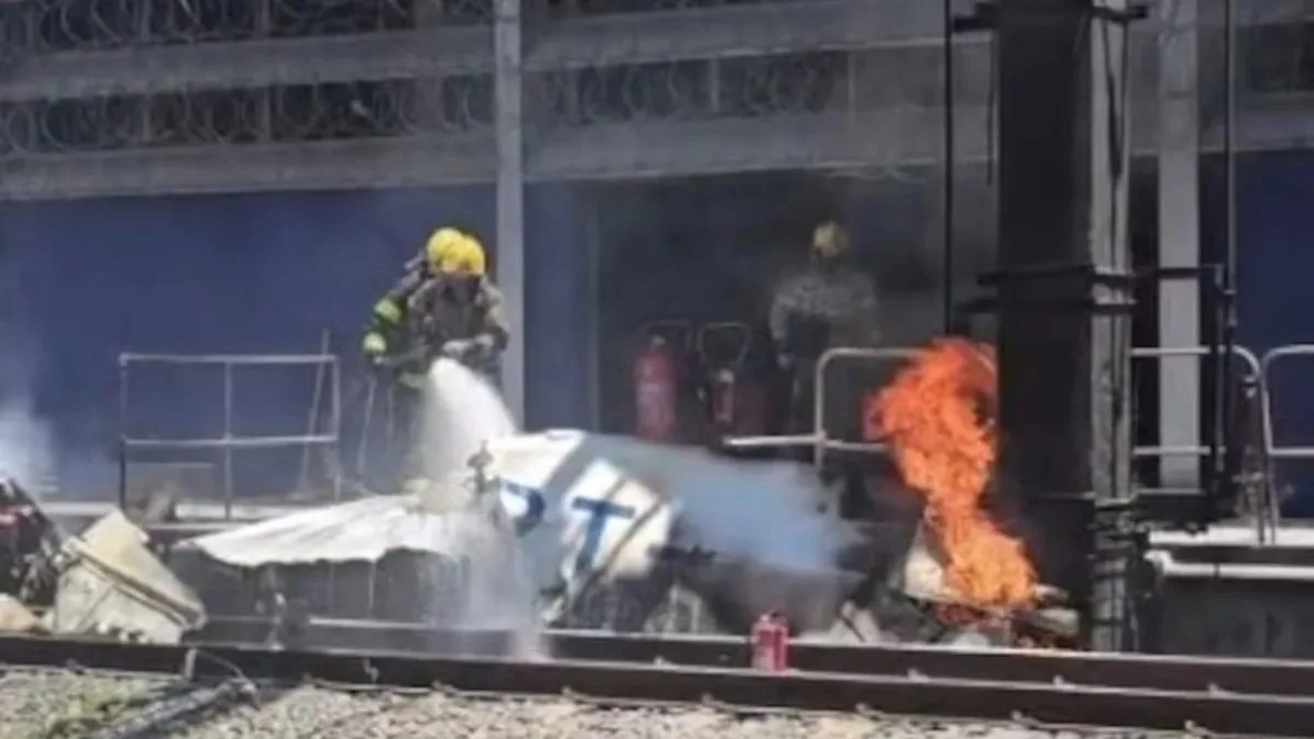 Avião cai no metrô de Belo Horizonte e piloto é encontrado carbonizado nos trilhos