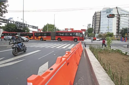 Metrobús modifica servicio por Marcha Zombie; habrá cierres en las líneas 3, 4 y 7