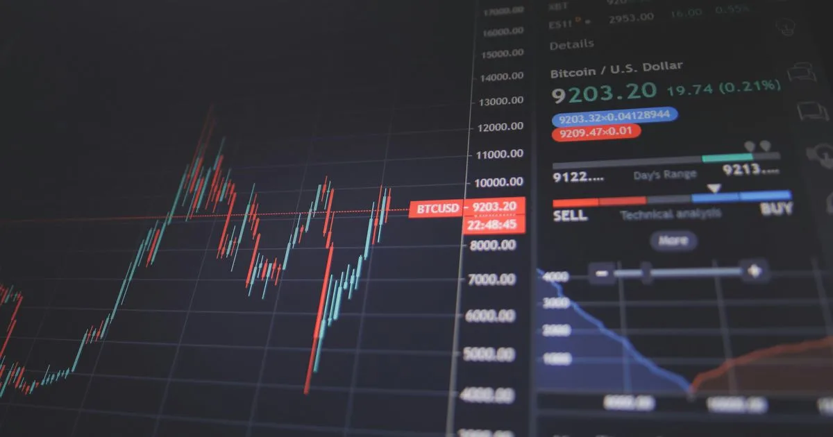 PEA après 5 ans : faut-il le débloquer ou continuer à investir ?
