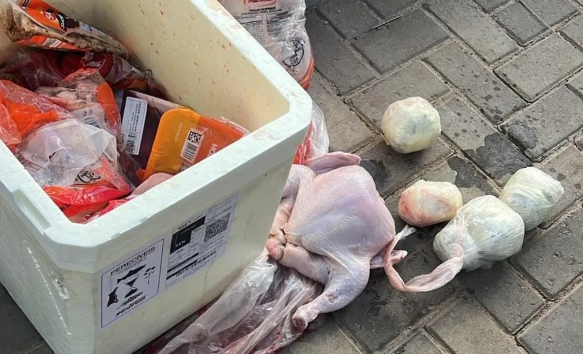 Homem é preso com cocaína e maconha escondidas em frango em Fernando de Noronha