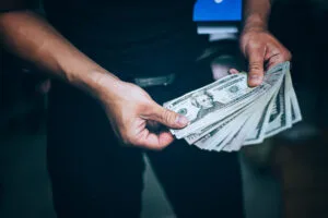 Falta de provas absolve policiais acusados de corrupção passiva