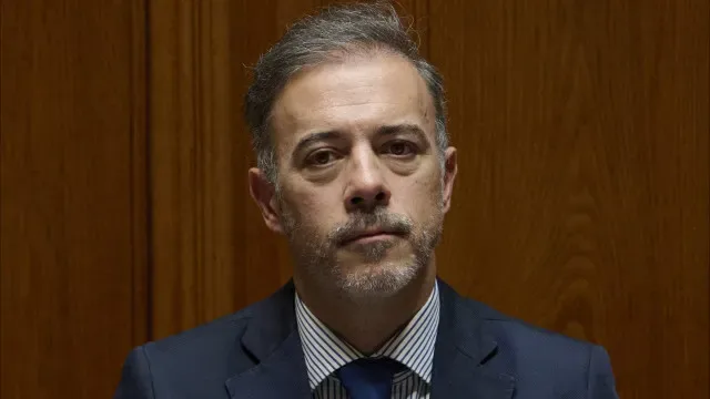 Estado ajudar Porto nos centros de saúde é "justo e adequado"