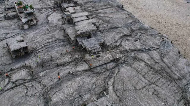 Gletscherabbruch im Himalaya: Nepal warnt vor weiterer Flut im Katastrophengebiet