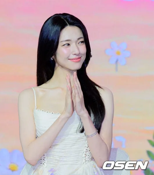 ‘증조부 친일 논란’ 하영, SNS 팔로워 ‘20만’ 급증..‘이엿사’는 1위 흥행 [Oh!쎈 이슈]