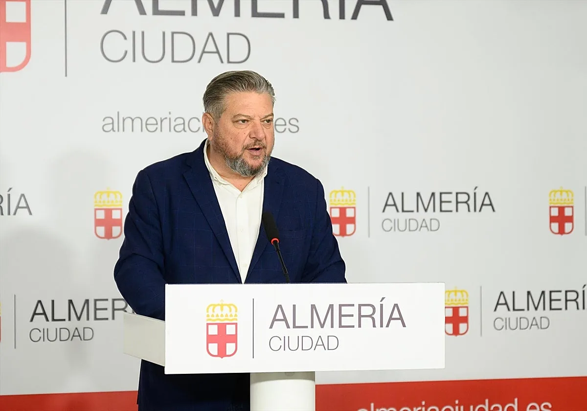 Dimite el concejal de Cultura de Almería tras dar positivo en un control de alcoholemia al salir de la Feria