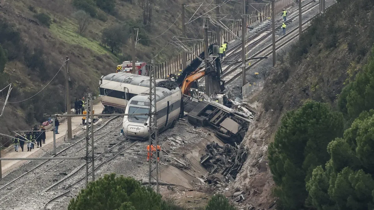 Las víctimas de Adamuz piden a la autoridad europea que audite la gestión de Transportes y Adif ante las "graves deficiencias" de la red
