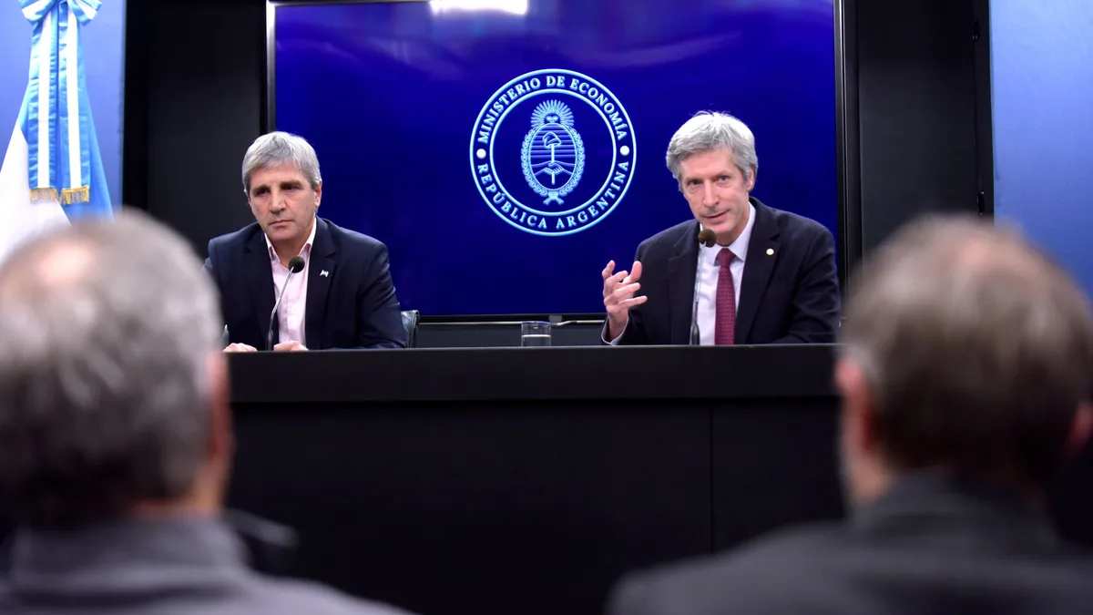 Cambio de estrategia: el BCRA recalibra una de sus metas para evitar tensiones sobre el dólar y las tasas