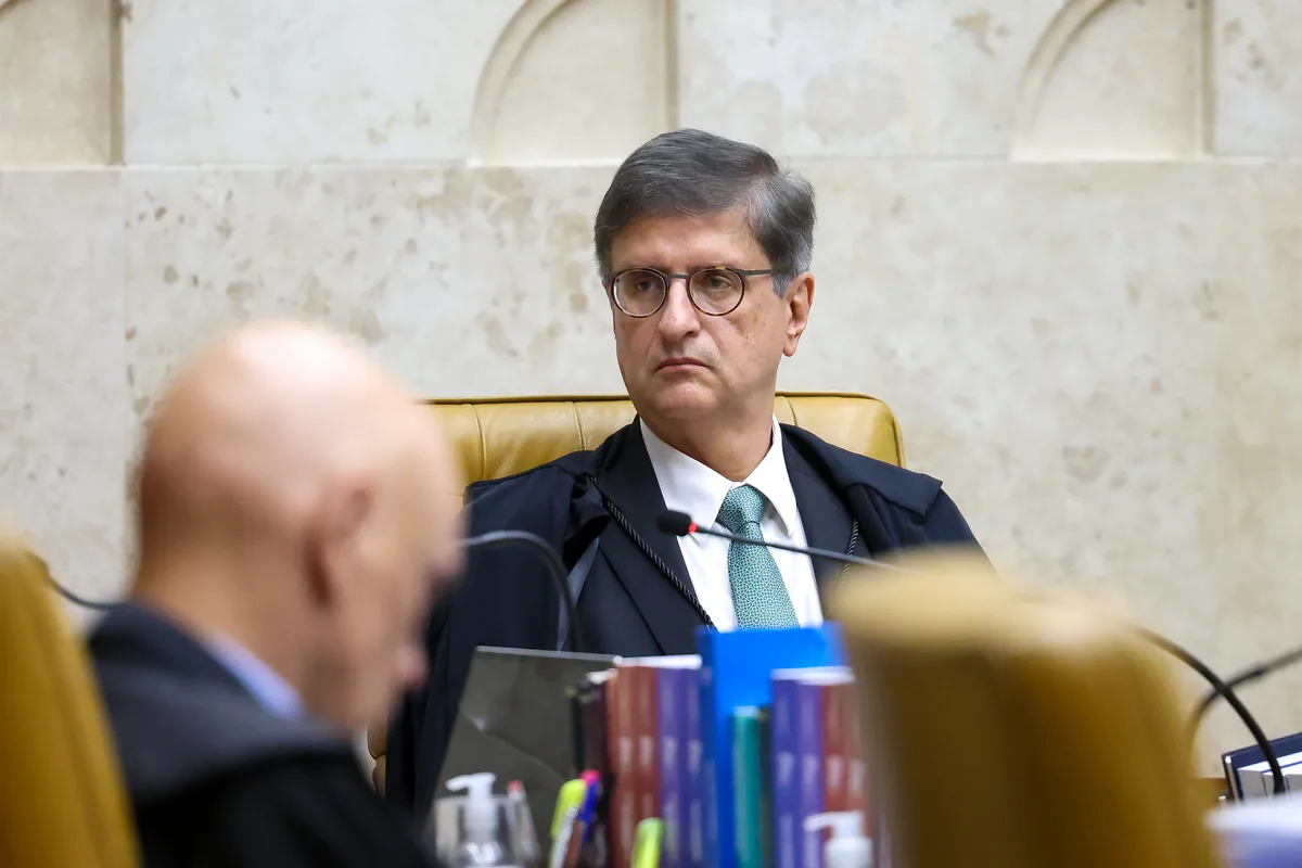 Crusoé: Citado por Vorcaro, Gonet comparece à sessão do STF