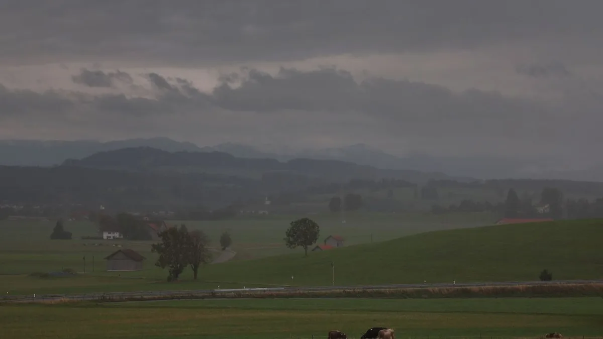 Unwetterwarnung: Gewitter ziehen über Bayern