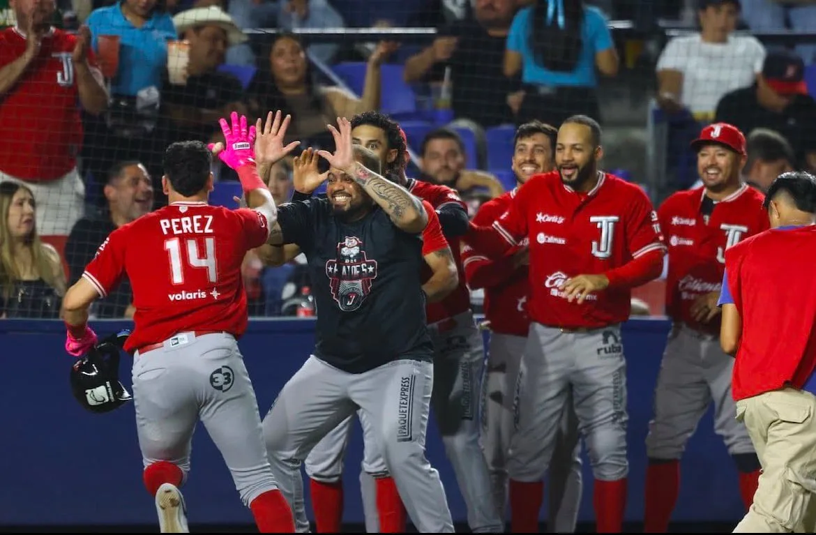Toros vence a Sultanes y se coloca a un triunfo de avanzar a la Serie del Rey