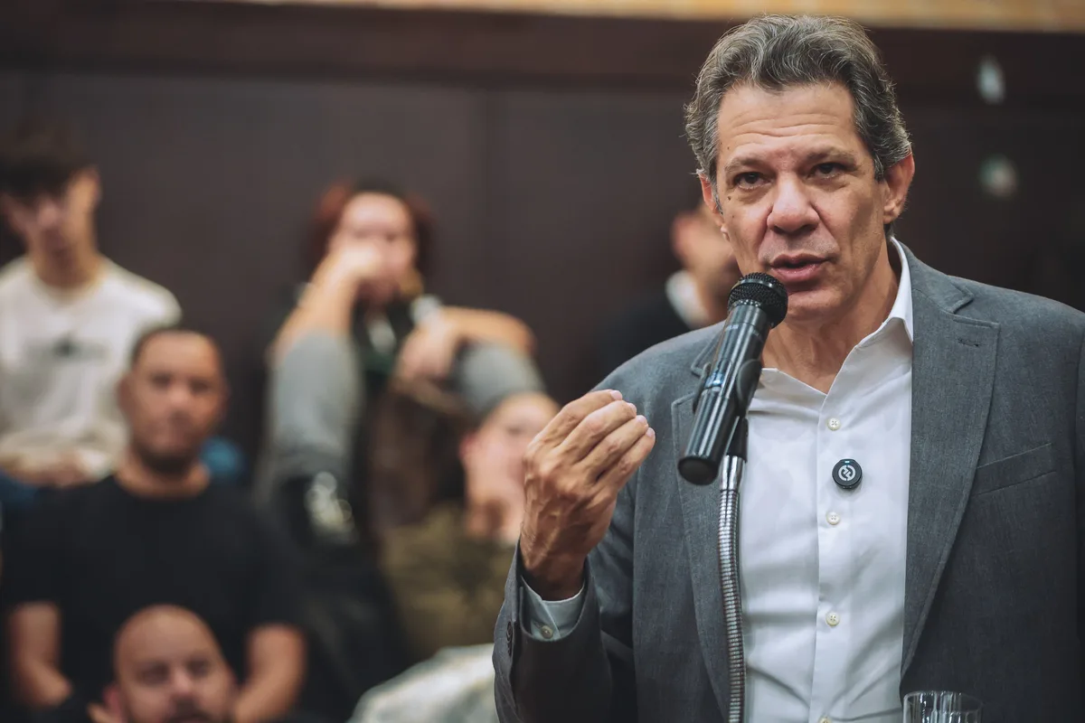 Haddad aciona Justiça Eleitoral após motorista ser seguido pela PM