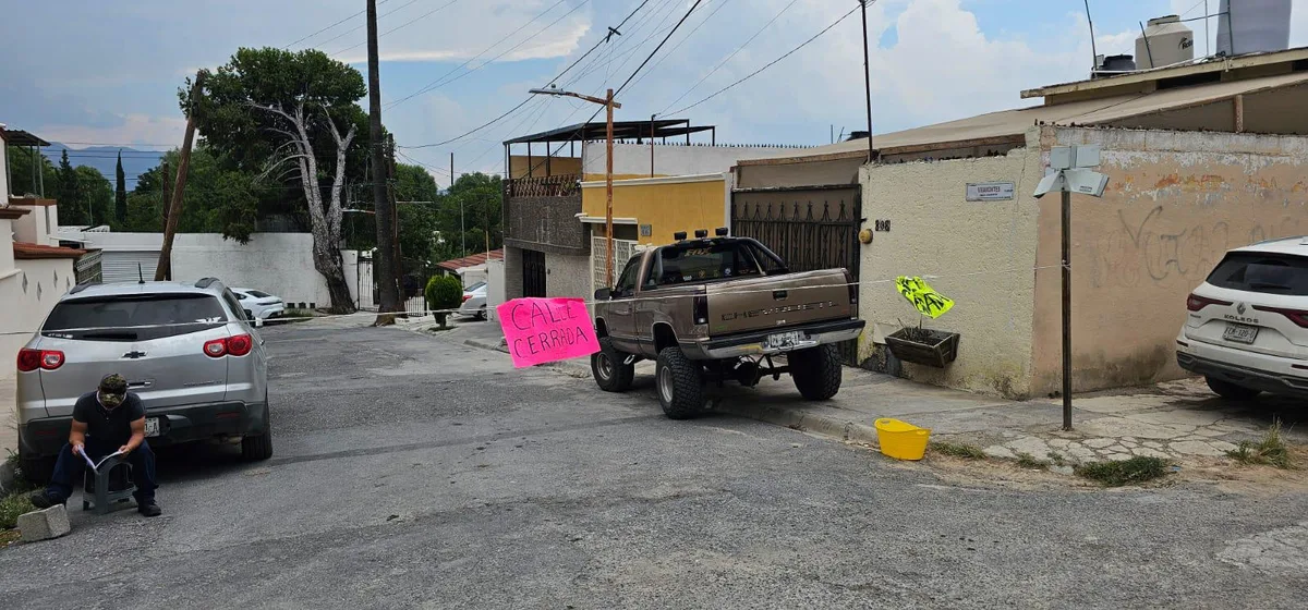Vecinos de Viramontes cierran acceso vehicular por fiesta del Ojo de Agua en Saltillo
