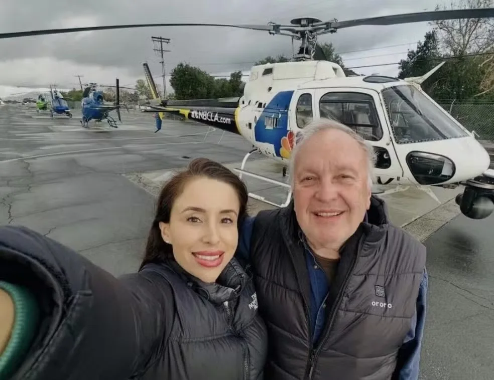 Âncora de TV dos EUA anuncia morte de colegas ao vivo em acidente de helicóptero