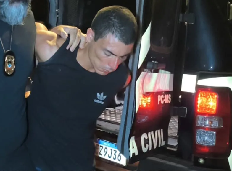 Piloto de moto usada na execução de jovem em garagem é preso