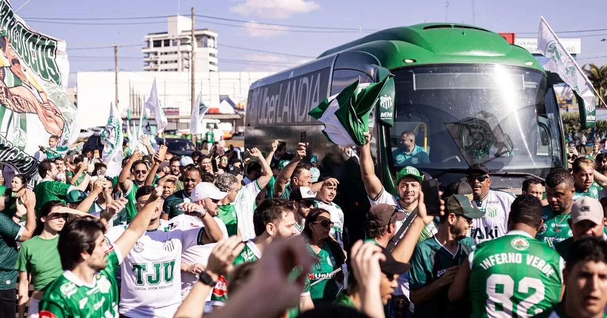 Uberlândia vence o CSA e garante acesso à Série C do Brasileirão após 23 anos