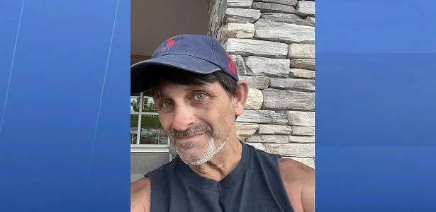 Homem é morto após tentar separar briga ao levar filha na escola nos EUA