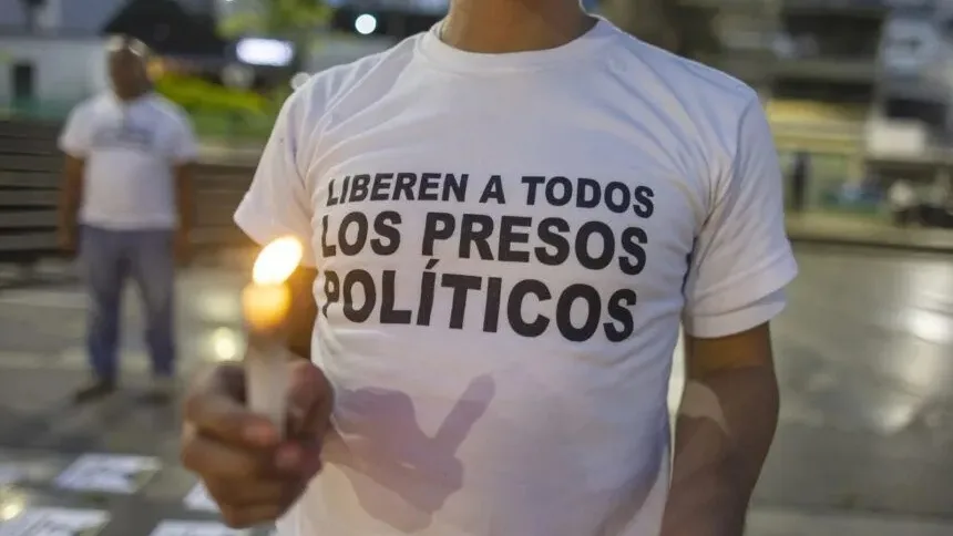 Diputado de la AN 2015 tilda de «buena señal» liberación de presos políticos, pero dice que «no son moneda de cambio» en el diálogo