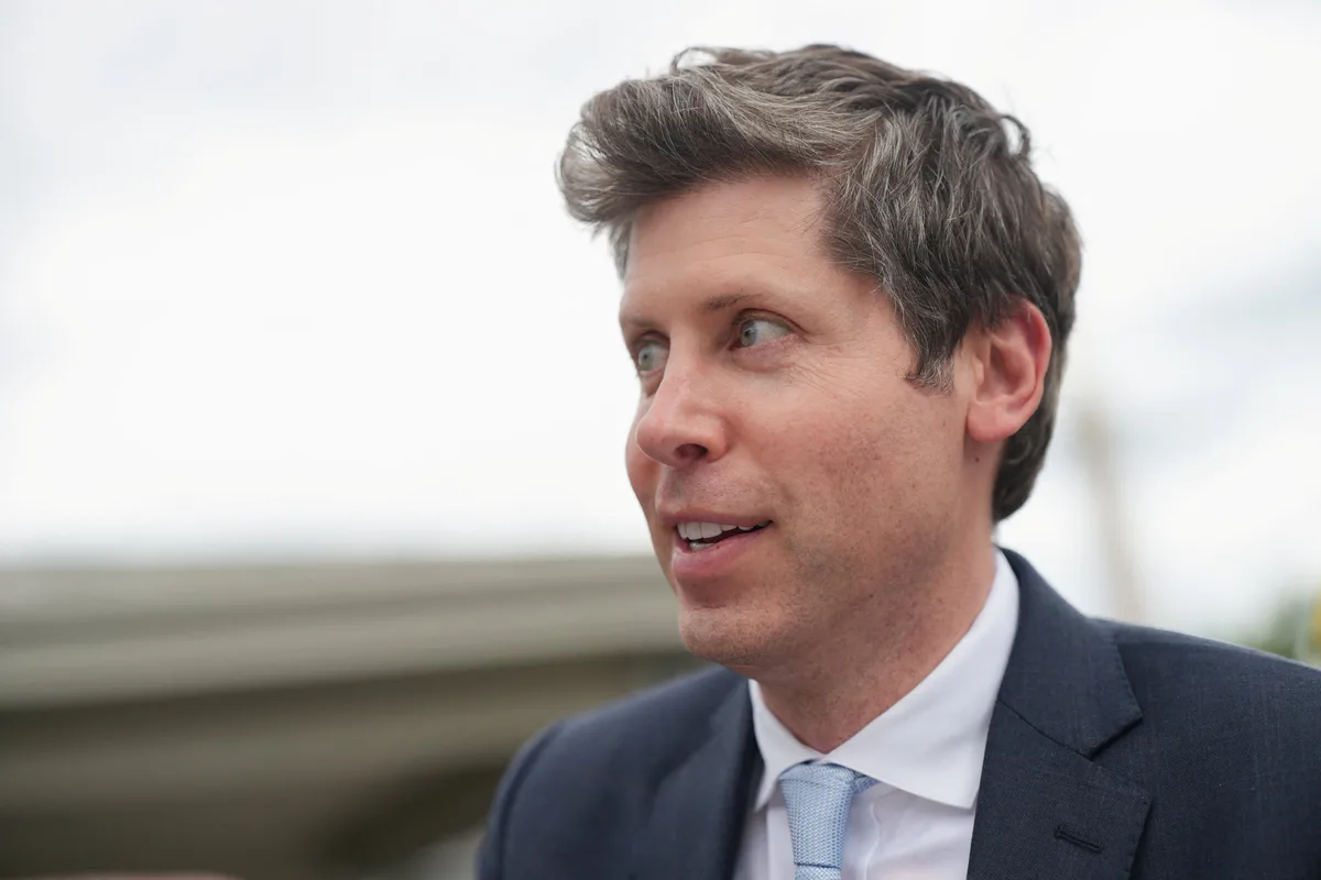 Sam Altman responde a las protestas por la IA: “Debemos ser respetuosos y poner centros de datos donde no haya gente”