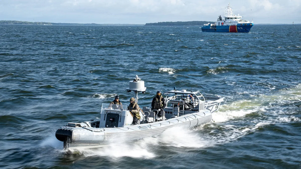 Finlandia realizó un ejercicio militar de seguridad tras el sabotaje de cables en el mar Báltico