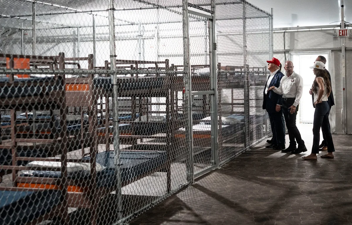 En el 'Alcatraz de los caimanes' se habrían usado jaulas para confinar a migrantes