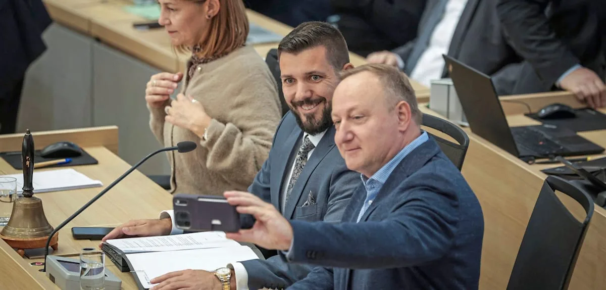 „Moskau wird mit der Entwaffnung des Gegners belohnt“ – Landtag stimmt für Antrag von AfD und BSW
