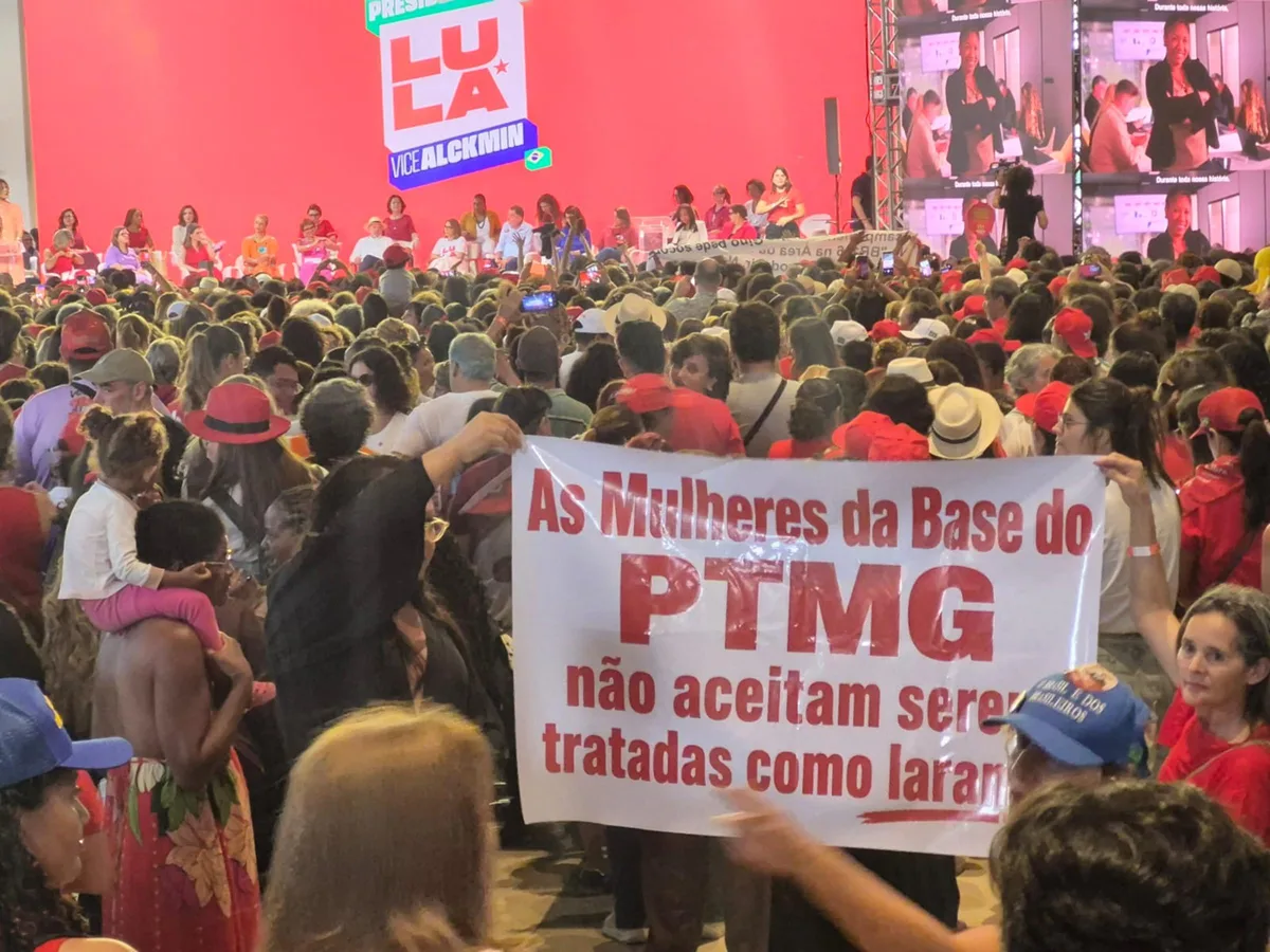 Evento com Lula em BH tem protesto de petistas por recursos de campanha