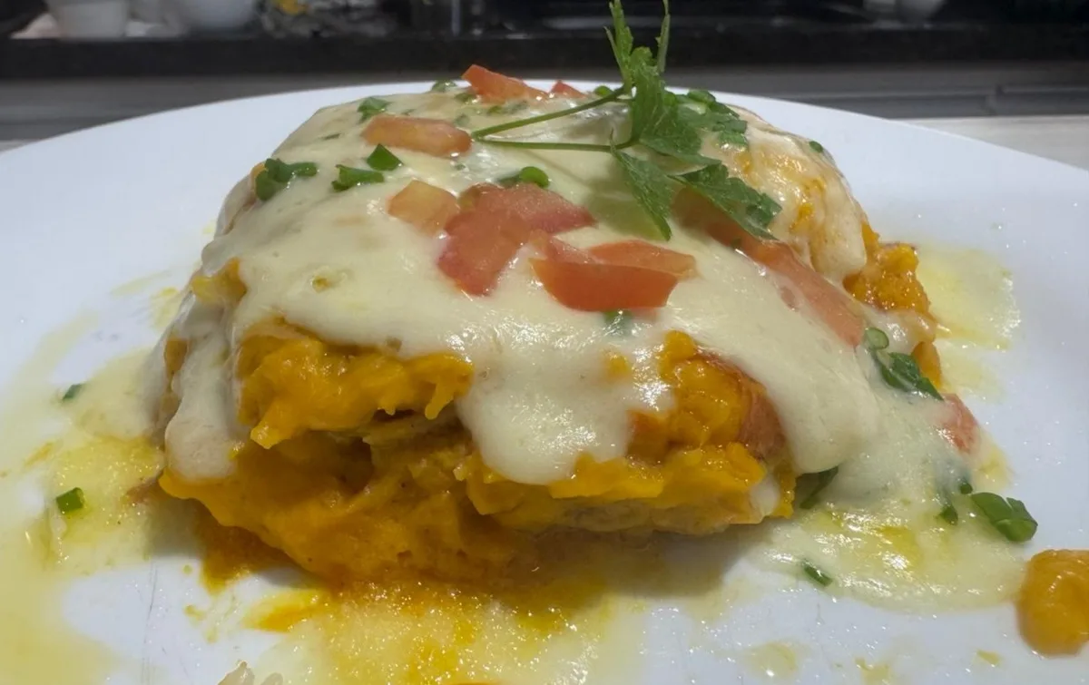 'Barato da cozinha': aprenda a fazer escondidinho mineiro com cabotiá e carne de porco