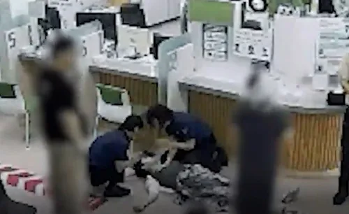 민원실서 쓰러진 50대…경찰관 6분 CPR이 살렸다