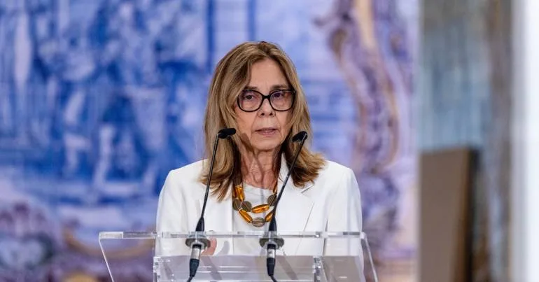 Ministra avisa que não governa para "agradar às corporações"