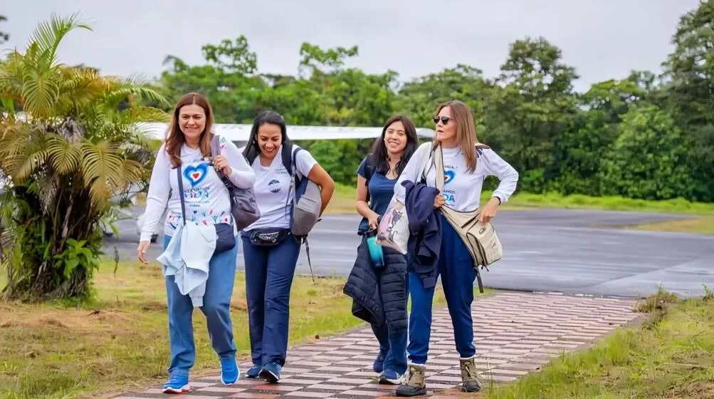 Estos eran los miembros de la misión de salud que se accidentó tras ayudar a las víctimas del terremoto en Chocó: atendieron a unas 600 personas en Condoto antes de despegar