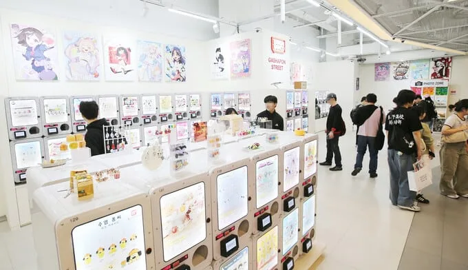 무인점포 창업 3년새 27% 증가… ‘인생네컷’ 지고 ‘가차숍’ 뜬다